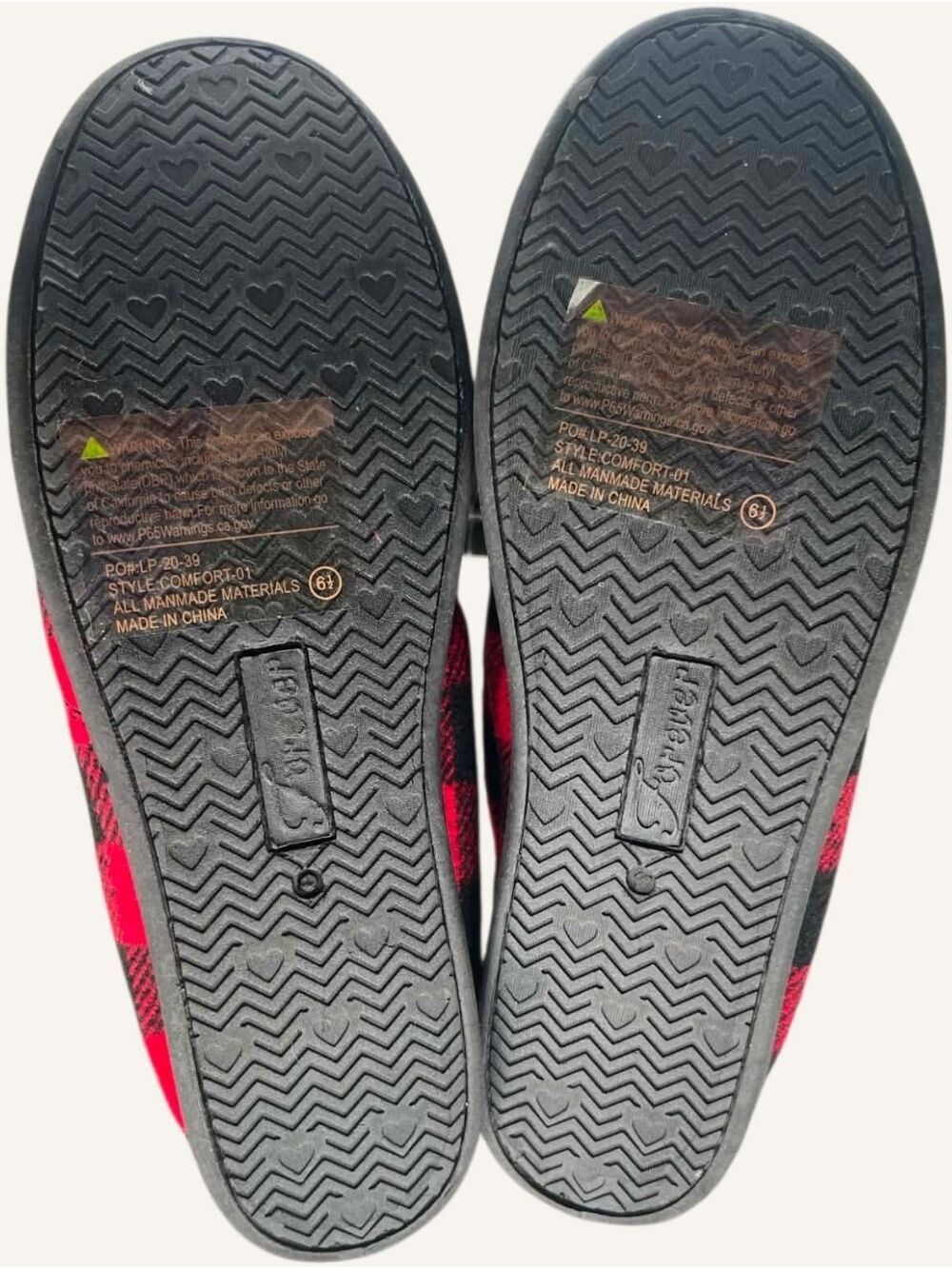 Forever Comfort Sutton Red Black Buffalo Plaid Sneakers Size 6.5 NWOB - Picture 8 of 8